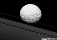 土星写真,揭秘神秘气旋与斑斓环带的宇宙奇观